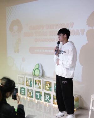 Trai Nimtawat Instagram - ขอบคุณทุกของขวัญ ขอบคุณทุกผู้คน ขอบคุณทุกคำอวยพร ที่เห็นบ้างและไม่เห็นบ้าง แต่จะพยายามอ่านให้หมดนะครับ ขอให้คำอวยพรของทุกคน ส่งผลกลับไปหาตัวเองทุกคนเลยนะครับ ขอบคุณทุกคนมากที่ทำให้วันเกิดปีนี้ เป็นความทรงจำที่ดีของชีวิต ความทรงจำนึง ผมจะจำมันไว้อย่างดีเลยครับ 🙏🏻💕