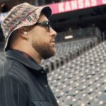 Travis Kelce Instagram - 🤘🏻