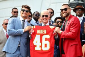 Travis Kelce Instagram - What an honor!! 🇺🇸 #chiefskingdom