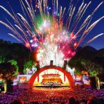 Trevor Noah Instagram - Los Angeles, this could be us next year at the Hollywood Bowl. I’ll bring the comedy, you bring yourself and if we’re lucky my mom will let us use the fireworks 🧨. See you there May 11th and you can find tickets at TrevorNoah.com 🙌🏽🙌🏽🙌🏽 (link in bio)