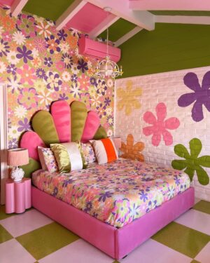 Trixie Mattel Instagram - 7 Rooms. 7 Themes. Which one is your favorite? Book your stay now at trixiemotel.com 💞

🦩 Pink Flamingo
❤️ Queen of Hearts
🛸 Atomic Bombshell
🌸 Flower Power
🐄 Yeehaw Cowgirl
🌴 Malibu Barbara
🍯 Oh Honeymoon

📸: @aprettycoolhoteltour