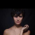 Tuba Büyüküstün Instagram - Hasret içindeyim.. Çok özledim kadın.. Sarılmayı özledim, gözgöze sohbet etmeyi özledim, yaratmayı özledim seninle.. ❣️ #Repost @mervehasmansalvatori ・・・ Kalpten dostluklarda, seneler herhangi bir rakkam almayi secmez onune.Yirmi seneye sigdiramadigini, iki dakikaya sigdirabilirsin mesela… Herseyinle kendin olabildigin bir dostluk!En onemlisi o iste. IYI KI 🤍@tubabustun.official ☀️ 📸&🎨: @mervehasmansalvatori