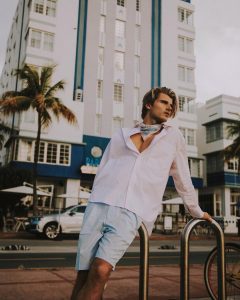 Twan Kuyper Instagram - I've had many hairstyles over the years, and I think having it longer has to be one of my favorites. I've had so many questions about what products I use, and to be honest, I would use different kinds for different hairstyles. But mostly, there would always be something about the product that I didn't like, even if it was just a minor thing. So, I've made it my goal to come up with my own hair products that combine the best aspects of all the ones I've tried and I've tried a lot! I've been working on it for a bit, and I've gotten to a place where I love the formula and wanna use nothing else but I still have quite a distance to go before finishing it, but I've also challenged myself to be more open and transparent with you, hence the long captions. Haha! Anyway, I'm extremely excited to share it with you one day in the near future. P.S. Side note, these dope photos were shot by @mvphotographer