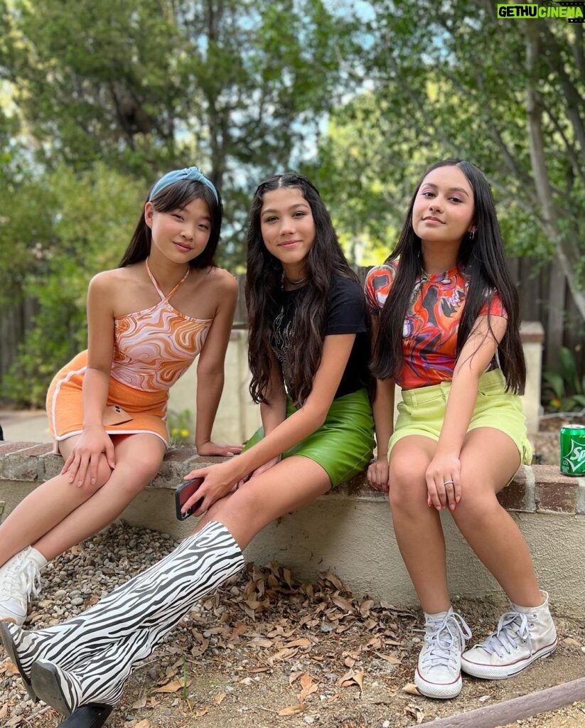 Txunamy Ortiz Instagram - Excited for u guys to tune in to the new season of Mani today. 🫶🏼 Had the best time on set, as always. #Brittany #season7 #Mani @brat