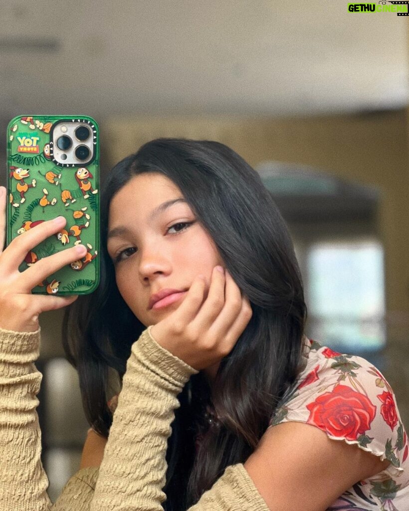 Txunamy Ortiz Instagram - stole my moms iphone for these pics 🥀