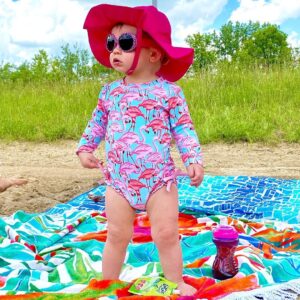 Tyler Baltierra Instagram - Vaeda just stuntin at the beach! 😂❤️😍 #GirlDad #VaedaLuma
