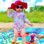 Tyler Baltierra Instagram - Vaeda just stuntin at the beach! 😂❤️😍 #GirlDad #VaedaLuma
