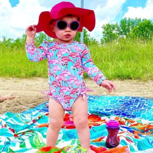 Tyler Baltierra Instagram - Vaeda just stuntin at the beach! 😂❤️😍 #GirlDad #VaedaLuma