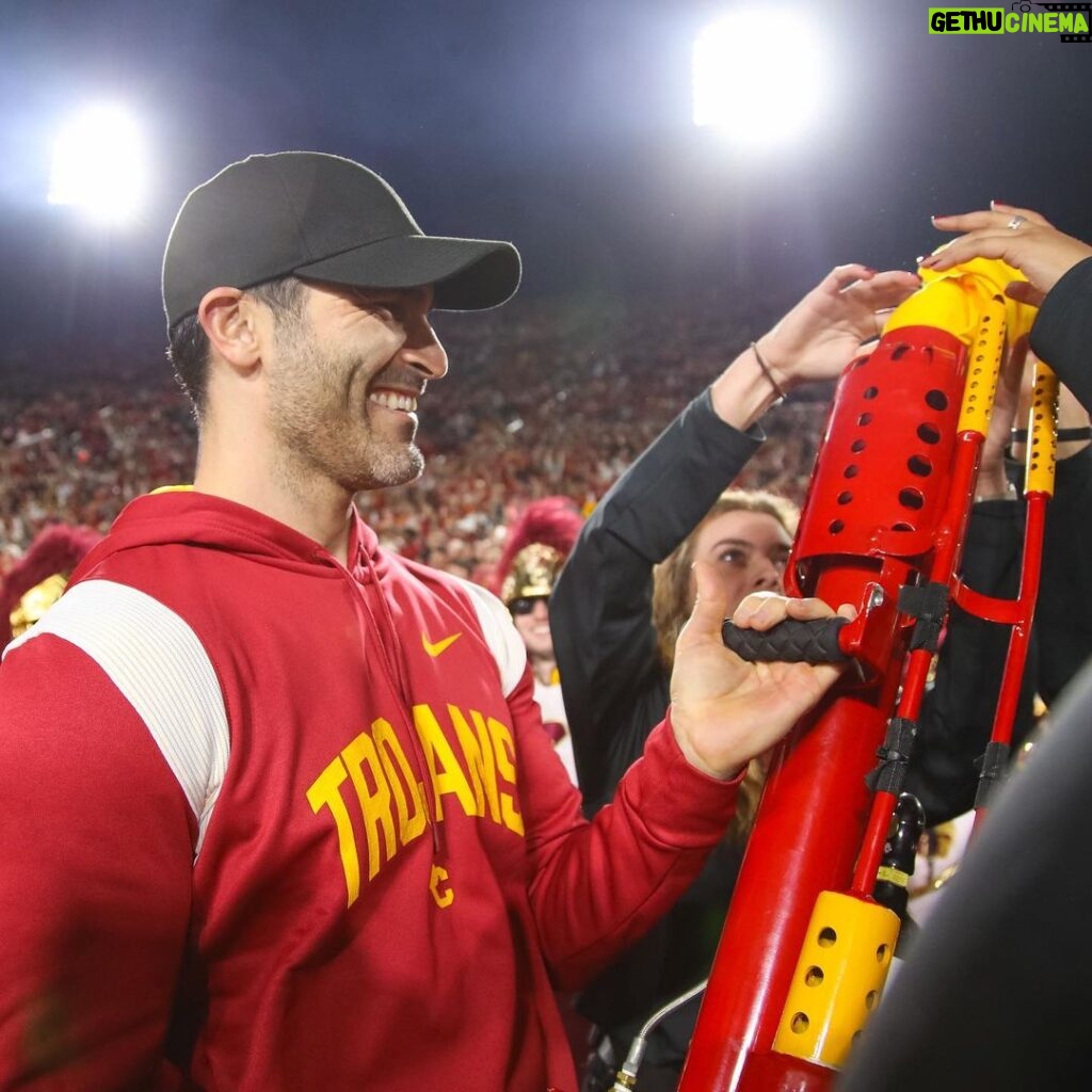 Tyler Hoechlin Instagram - Thank you to everyone at @usc_athletics (including your very talented photographer @jennychuangphotos) for an unforgettable night at the @lacoliseum . As a lifelong Trojan fan, I’m incredibly grateful to have shared the experience with my family - the ones who made me a fan from the very beginning. What an exceptional regular season. Congrats to everyone at @usc.fb ! Hard work pays off. Can’t wait to see what the coming days and weeks will bring. #CollegeFootballPlayoff #Heisman #FightOn