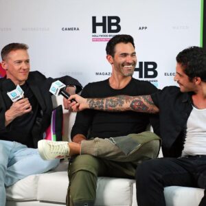 Tyler Hoechlin Instagram - Well, another year and as you can see, another very boring San Diego Comic Con with some very very boring people. I mean honestly, could we be having any less fun? Just scroll through and see for yourself.

What a trip to be back at @sdcc2022 with @teenwolf for the #TeenWolfMovie. I absolutely love these guys. I’m so grateful we were asked to get the band back together to do it all again. I can only hope everyone who checks out the movie (on @paramountplus *cough cough*) enjoys watching it as much as we enjoyed making it. 

Also, I think photo #6 really speaks to our dynamic. 

@jeffdavis1375 
@tylerposey58 
And such a nice surprise meeting the one and only @sarahmgellar . An absolute pro and incredibly kind. ‘‘Twas a pleasure.