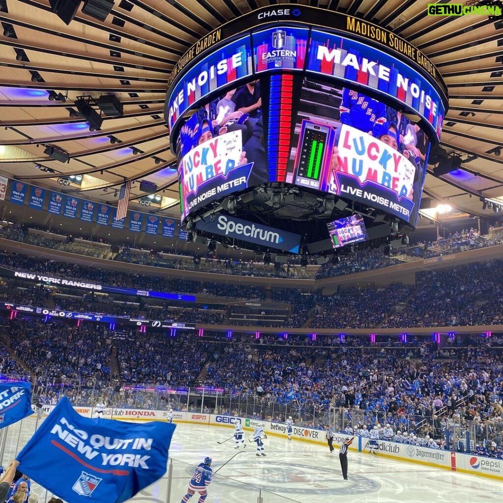 Tyler Hoechlin Instagram - It wasn’t a win, but thank you to the @nyrangers and @thegarden for having me and my good buddy @joe_mazzello for an unforgettable night. Playoff anything is great, but playoff hockey is incredible. Ready for game 6 tonight! #GetEmIn7