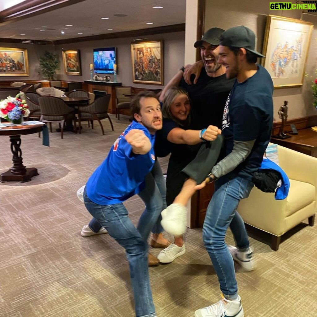 Tyler Hoechlin Instagram - It wasn’t a win, but thank you to the @nyrangers and @thegarden for having me and my good buddy @joe_mazzello for an unforgettable night. Playoff anything is great, but playoff hockey is incredible. Ready for game 6 tonight! #GetEmIn7