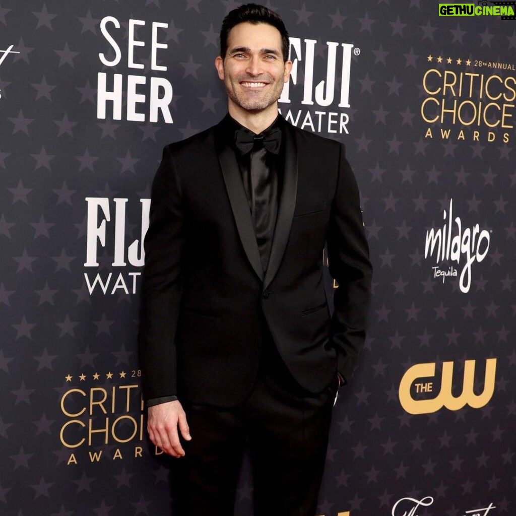 Tyler Hoechlin Instagram - That thing that happened three weeks ago… Had a great time celebrating some amazing films, series, and artists at the @criticschoice awards. So grateful for the time to see friends I don’t see often enough, and to reunite with some I haven’t seen in way too long.