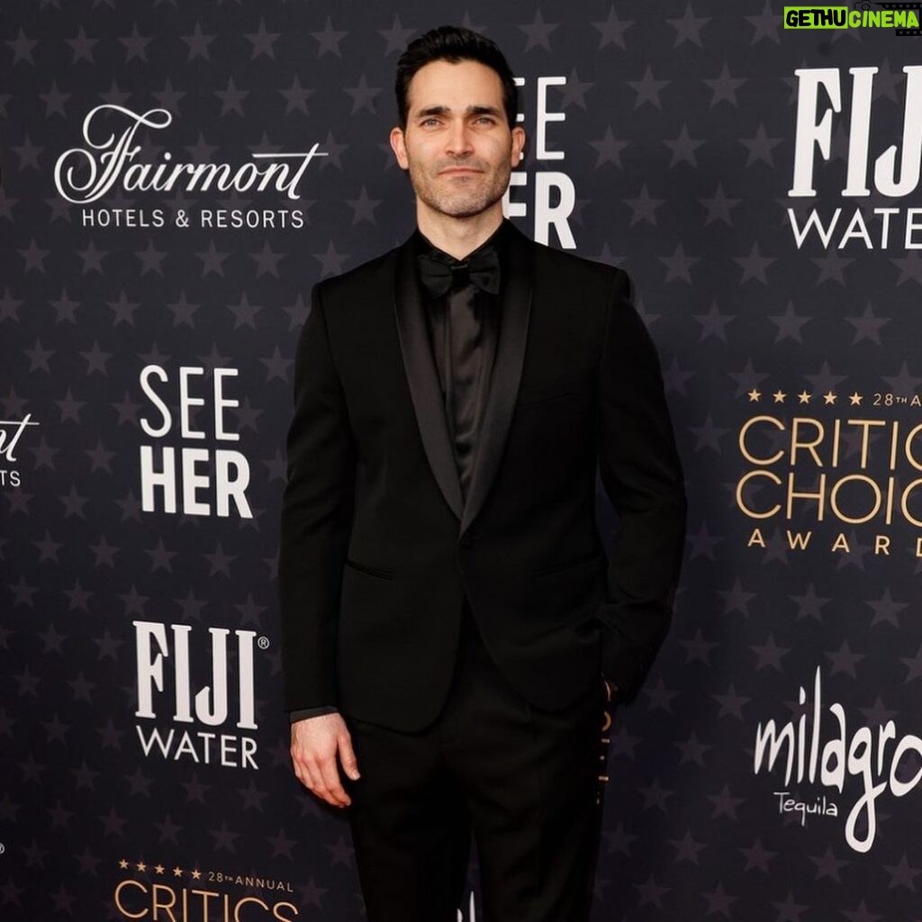 Tyler Hoechlin Instagram - That thing that happened three weeks ago… Had a great time celebrating some amazing films, series, and artists at the @criticschoice awards. So grateful for the time to see friends I don’t see often enough, and to reunite with some I haven’t seen in way too long.