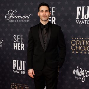 Tyler Hoechlin Instagram - That thing that happened three weeks ago… Had a great time celebrating some amazing films, series, and artists at the @criticschoice awards. So grateful for the time to see friends I don’t see often enough, and to reunite with some I haven’t seen in way too long.
