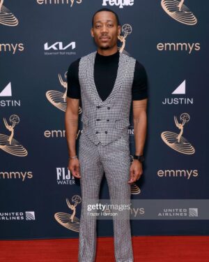 Tyler James Williams Instagram - Thank you @televisionacad for a beautiful evening celebrating all of this years nominees. The energy in the room was impeccable 🥰

Designer : @stayflythrash