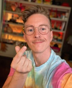 Tyler Oakley Instagram - here’s me the year i came out (age 14) & me 19 years later. very masc mawma! tbh, back then i needed a bit of courage to be myself, & a positive & inclusive environment that felt safe to do so. i was afraid to stand out or shine too bright - if i blended in, nobody would suspect a thing about me. i remember seeing shows like Queer Eye for the Straight Guy (the ORIGINAL) & imagining a time when i could express myself, like them. these days, i’m grateful to feel safe enough to play with all the colors of the rainbow, & it feels pretty nifty to partner with ‘project makeover: queer eye’ to share their message of letting your authentic best self shine through. @project_makeover_ #projectmakeover #queereye #makeover #beforeandafter #viral #ad https://bit.ly/TOprojectmakeover