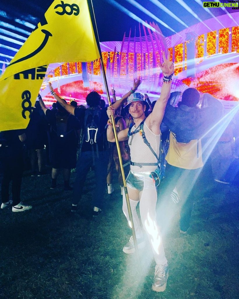 Tyler Oakley Instagram - first #EDC was worth the wait. so many giggles & wiggles, & #campEDC was the best vibe. catch me in the neon garden all day every day 😵‍💫⚡️🧚🏼‍♀️ Las Vegas, Nevada