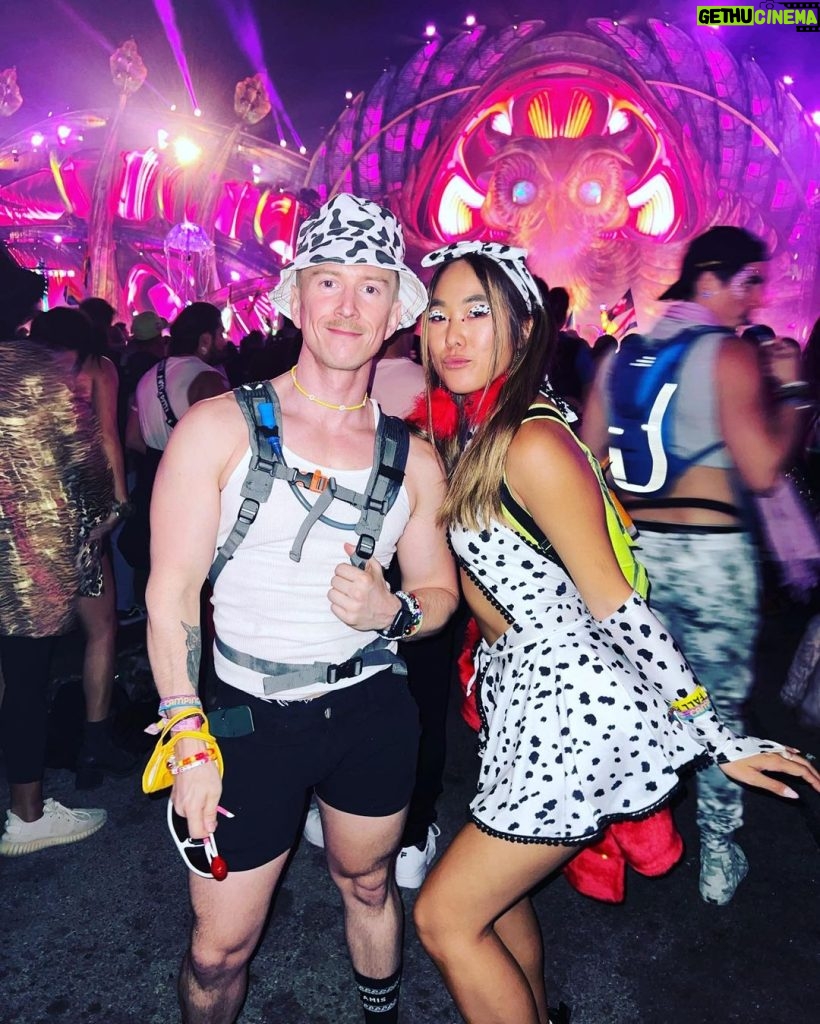 Tyler Oakley Instagram - first #EDC was worth the wait. so many giggles & wiggles, & #campEDC was the best vibe. catch me in the neon garden all day every day 😵‍💫⚡️🧚🏼‍♀️ Las Vegas, Nevada