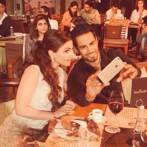 Upen Patel Instagram - Catching moment with a old friend the beautiful @sakpataudi
