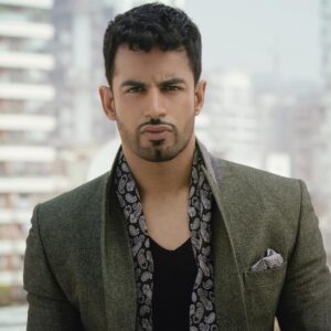 Upen Patel Instagram - “THOSE WHO LEAVE EVERYTHING IN GODS HANDS WILL EVENTUALLY SEE GODS HANDS IN EVERYTHING” (one of my favourite quotes)

📸 by @kapilcharaniyaphotography