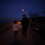 Uraz Kaygılaroğlu Instagram - iki seçenek var, ya Moda ya Ada 👨‍👧