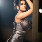Ushasi Ray Instagram - Ate & left no crumbs🩶🩶🩶 📸 @imsayandey 👗 @kiara_sen111 💠 @jhalak_thedesignerstore 💄 @sahababusona 💇‍♀️ @ginni_love21 📍 @fairfieldkolkata Fairfield by Marriott Kolkata