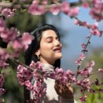 Ushasi Ray Instagram - 🌸🌸🌸🌸🌸 📸 @yudhajit_dey 📍 @chhotahaazribytherajbaribawali Mim Tea Estate, Sukhia, Darjeeling, West Bengal, India.