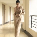 Ushasi Ray Instagram - Spring breaks loose 🍂 📸 @sourav3934 @suvadip_palai 🧥 @kiara_sen111 💄 @pritha_dutta_official Kolkata