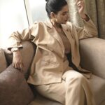 Ushasi Ray Instagram - Spring breaks loose 🍂 📸 @sourav3934 @suvadip_palai 🧥 @kiara_sen111 💄 @pritha_dutta_official Kolkata
