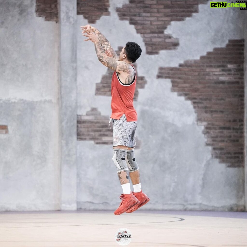 Uus Instagram - Dear @inouetake88 kalo SlamDunk ada live actionnya saya boleh ya ikut casting jadi Hanamichi Sakuragi. 🙇 📸 @afdnvl @21journey.tm @headshoes.id