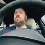 Valentin Petukhov Instagram - Больше месяца iPhone новый, а ни одного селфи в Инстаграм не сделано.