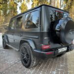 Valentin Petukhov Instagram - В этом году сделал себе вот такой подарок. Супер нерациональный, все как я люблю. 😅 Но самое забавное, что понял с этой машиной, что через нее я познакомился с фантастическим @maxdeikin из @deikin_exhaust и провел кайфовый день в Калуге. Развиртуализировался с @goshaturbogeek из @goshaturbotech и мы тааак пересекаемся по некоторым темам, что держитесь в следующем году. 👌 Был в легком культурном шоке как ловко и быстро работает Гоша, это уровень. 💪 Видео в карусели я записывал @andrey_sm8 из @stuttgart_garage, куда машина ездит на процедуры. Ну и конечно планы с ребятами из @fattonystudio на следующий год тоже есть. Уже стоит титановый выхлоп, Stage 1, доводчики, keyless и всякие приколюхи. Но это только начало. Всех с наступающим. 💪 Я теперь обладатель самого попсового набора в галактике - М5 и G63. 😂 Верьте в себя, здоровья близким и мирного неба.