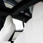 Valentin Petukhov Instagram - Продолжаю поиски живой Tesla Model S в Минске. Если вы не в курсе с чего вдруг, то значит не смотрели последний Wylsa Plus и шейм он ю так делать. И вот сижу и решительно не понимаю, как для этой машины можно выбрать любой другой салон кроме белого (к слову, их там всего три). Потому что иначе грусть и печаль. Особенно черный с бежевой деревяхой. Обнять и плакать. Белый салон, 21 колеса и отделка «типа карбон» спасают эту машину от бесконечного уныния. Хочется взять 100D и уехать в Смоленск.