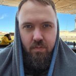 Valentin Petukhov Instagram - Так славно рассказал об акции @anytimeprime на майские праздники, что разобрали все большие машины. Мне достался QX80. Я аж расстроился, ибо с Infiniti взаимных чувств нет. Но когда дети сказали «хотим в Питер», финик не подвел. Разве что расход 25 литров немножко бодрил. Вообще, в Питер на машине очень хорошо и комфортно. Если не пробовали, советую. Понатыкали заправок с едой, дорога красивая.