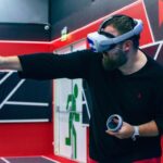 Valentin Petukhov Instagram - Друзья, недавно мы побывали на Урале в VR-парке WARPOINT и остались под большим впечатлением. И решили провести для вас конкурс. Вместе с @warpoint.ru мы разыгрываем три сертификата по 15 000 рублей на арену виртуальной реальности и VR-шлем Oculus Quest 2! Условия максимально просты: ▫️Подпишитесь на @warpoint.ru и @wylsacom. ▫️Отмечайте друзей в комментариях (количество не ограничено). Ровно через две недели наши друзья из @warpoint.ru объявят имя счастливчиков, которых выберут с помощью рандомайзера. Удачи!