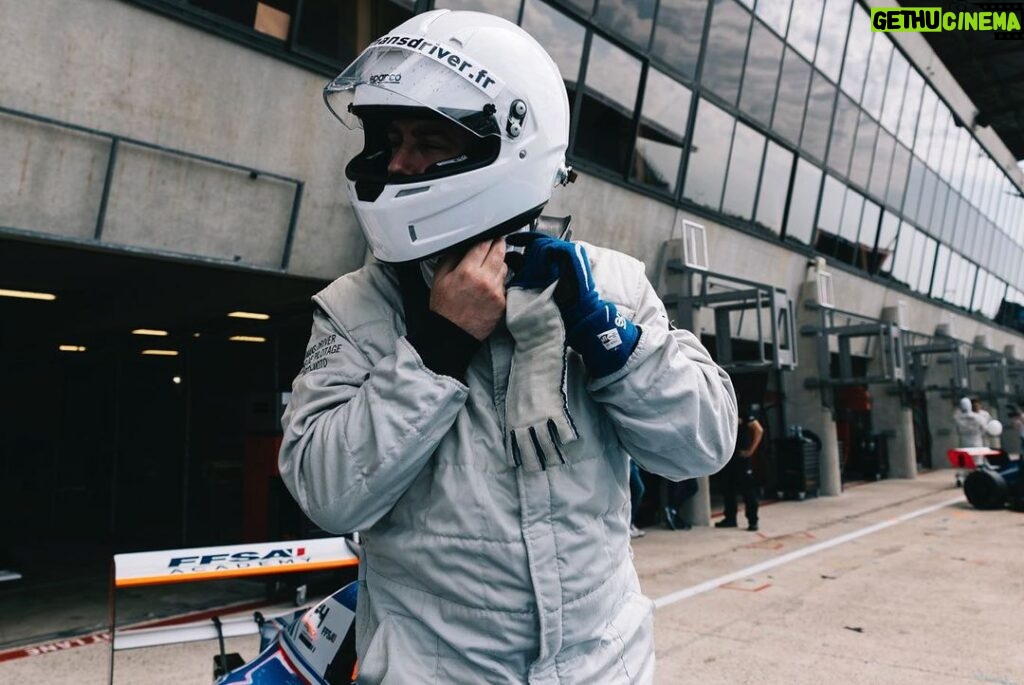 Valentin Roellinger Instagram - Un régal de revoir les photos de cette 1ère journée de pilotage 😍 & encore un gros merci à @oscaro_official pour leur confiance 🏎💨