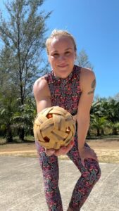 Valentina Shevchenko Instagram - I found a ball for #Sepaktakraw game after my morning workout 💪 I decided to give it a try 👊😄 #kickvolleyball #footvolley Thailand