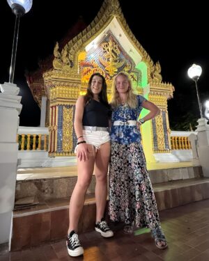 Valentina Shevchenko Instagram - 🥷🥷
@joannajedrzejczyk @bulletvalentina 

Great to see you Joanna ! 👊
Knowing each other for 18 years 👊
Sharing the same passion for martial arts 👊