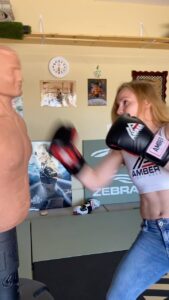 Valentina Shevchenko Instagram - 🥊 #mma #mmaworld #mmatraining #mmafighter