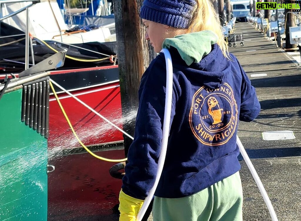 Valentina Shevchenko Instagram - I was missing my lovely #NordicTug so much 😍 Taking care of this beauty, because hull out and bottom painting are next ⏭️ 🥾 @hukgear #WashingtonState #PugetSound #FallVibes #OnWater #Navigation #Sailor #Captain #travel #traveldiaries #travelphotography #travelnow Puget Sound, Washington
