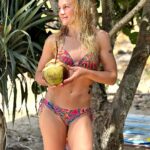 Valentina Shevchenko Instagram - Birthday girl 🥰 Favorite place🌴 favorite drink 🥥🧜🏻‍♀️ Thailand