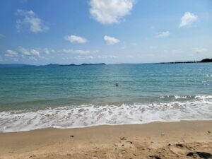 Valentina Shevchenko Instagram - I worked out in the morning good and had a little time to enjoy the ocean 🌊 sun ☀️ and sand 😄 before hit the road for new adventures #Thailand 🌴