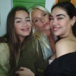 Valentina Zenere Instagram - 💖💖💖💖💖💖cumpleaños feliz, 26 años y me siento enormeeee ke me pasa. Tengo los mejores amigos que han logrado sorprenderme y hacerme feliz una vez más, gracias a todos por los mensajes de amor. Deseo siempre lo mejor que tenga esta vida para toda esta gente que amooo gracias