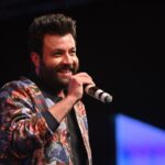 Varun Sharma Instagram - 🫳🎤