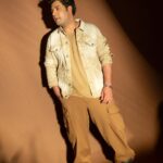 Varun Sharma Instagram - Wild Tribe🔥🤟 Styled by : @samidha.wangnoo @ankiitaapatel Style team : @baharberii @gaurii77 📸 : @miteshsphotography @fukravarun Outfit : @jackjonesindia @prpundit Jewellery : @dashia.in @dewandbloom Shoes : @bugattishoes.in