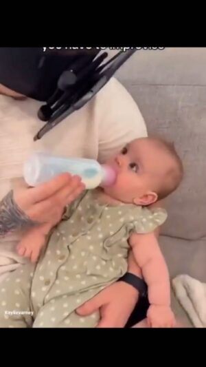 Verónica Lozano Instagram - Que opinan de ésta técnica? 😜🤔🍼
Se la recomiendan a alguna amiga ? @