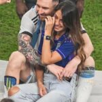 Verónica Lozano Instagram - Hola @fifa me imagino q es fake news q quieren sancionar a nuestra Capitana del Amor Antonela. Sin ella nada de esto hubiera sido posible , ella también puede y merece besar la copa . Nos representa ♥️. Es también Su Copa , La Nuestra .🇦🇷💖👊🏻