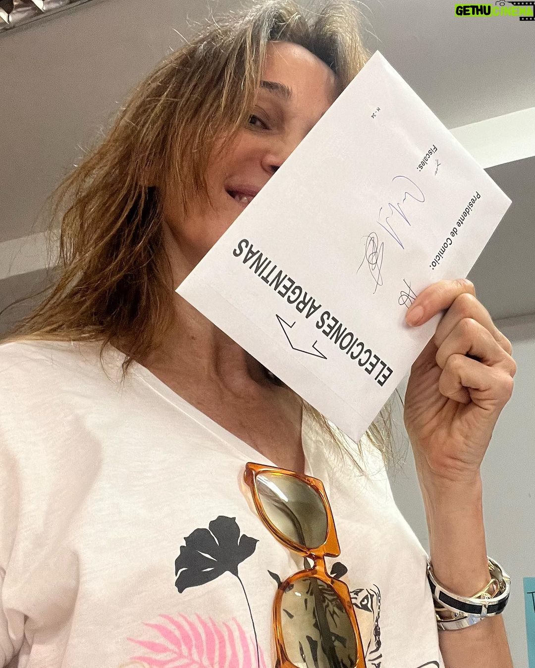 Verónica Lozano Instagram – Domingo de votación. Viva la Democracia ️🇦🇷 ...