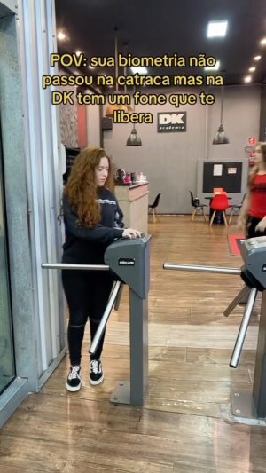 Victória Diniz Instagram - juro, só na dk tem isso, achei tudo kkkkkkkkk 
lembrando que quem ta se matriculando também ganha um fone hein!! @dkacademia